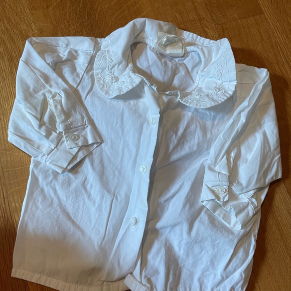 White Collared Decal Blouse - Picture 3 of 5